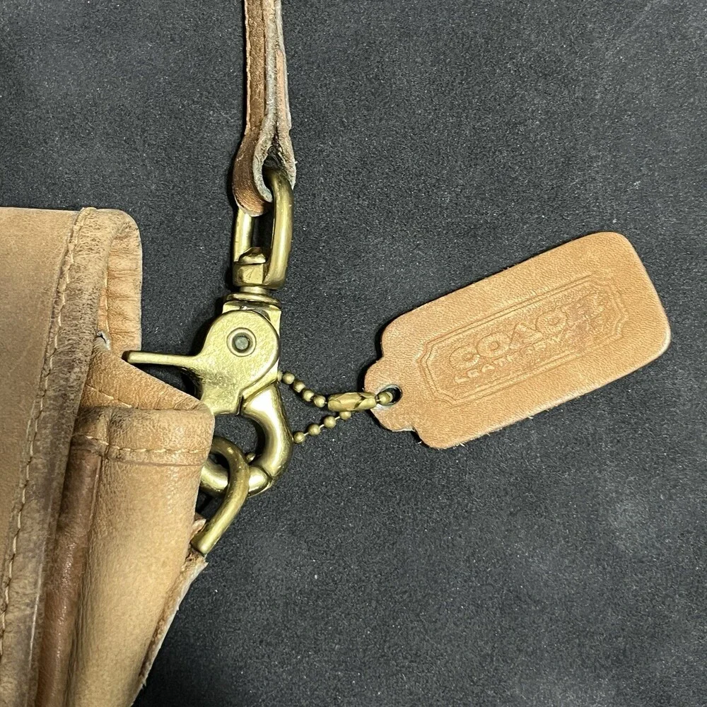 Vintage Coach 1970s Courier Bonnie Cashin City Bag Full Grain Leather Glove Tan